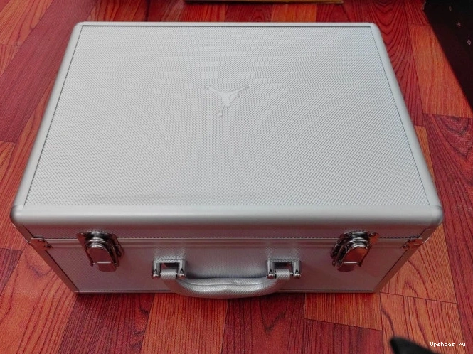 Metallic Silver Jordan 17 303891-004 Black   0327